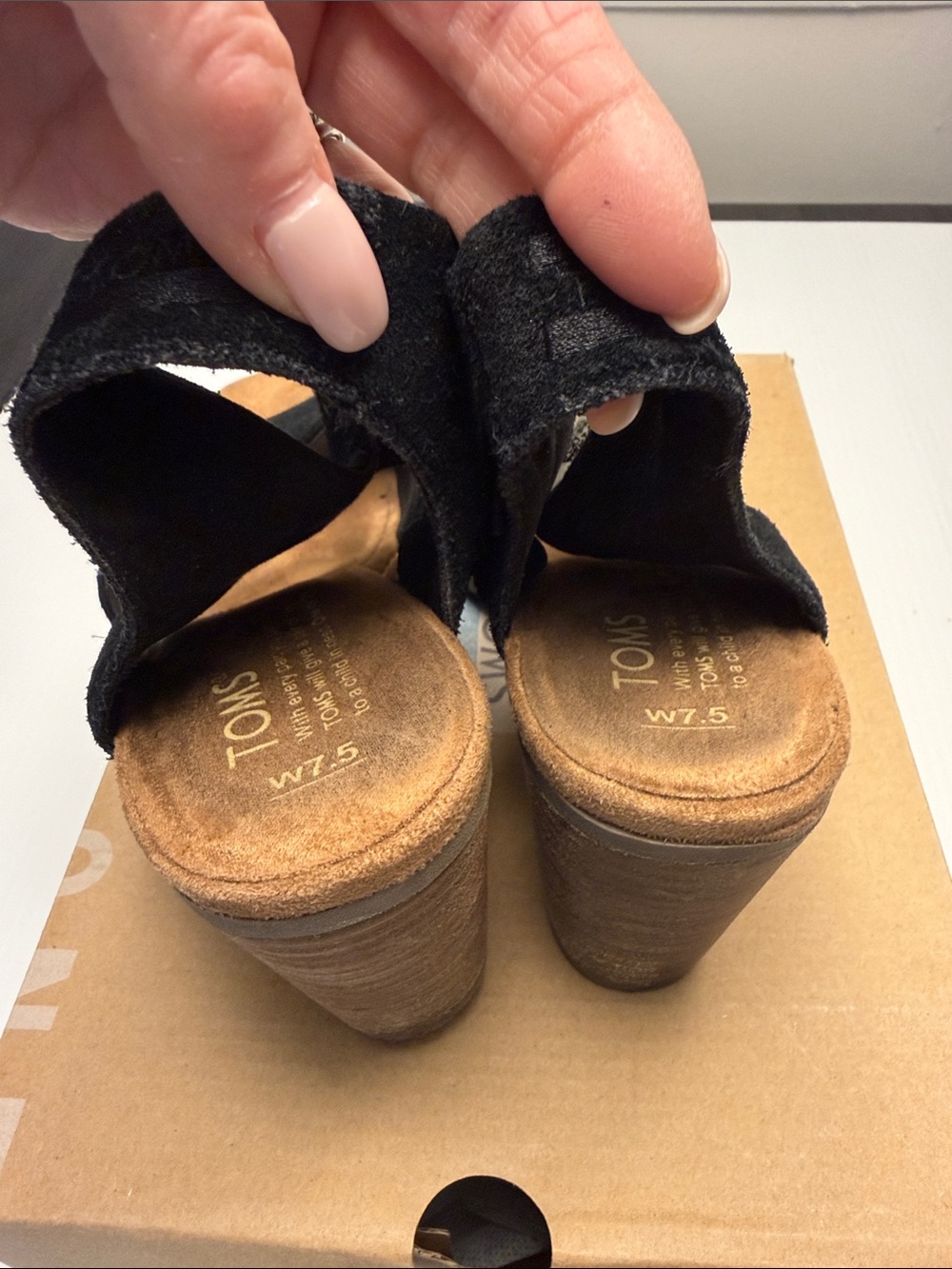 TOMS Majorca Cutout Black Suede Sandals Women's - Picture 7 of 8